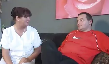 Slikt nederlandstalige pornosites sperma met haar mond vakkundig in.