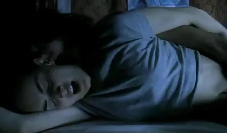 De lippenstift wordt genaaid door de pono filmpjes broer van de man.