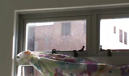 De gratis amateur sex filmpjes rooie heeft een grote lul in haar mond.