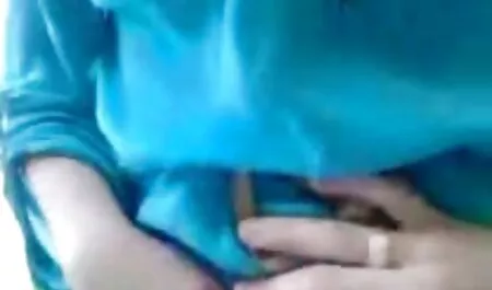 Meisjes gratis porno nieuw masturberen met speelgoed.