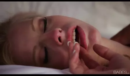 Een grote lul uit het gat gratis nl sex films zuigen.