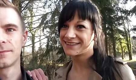 MILF zuigt lul. nederlandstalige sexfilms