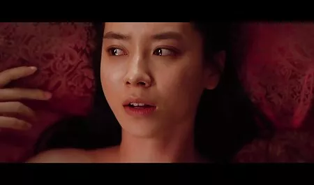 De gratis porno nieuw bruinharige vrouw duwde dildo in Manda.