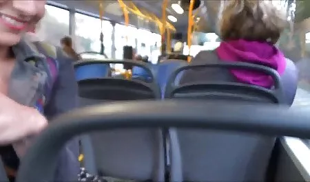 Zwart neukt een gratis poldertube zwart meisje in de badkamer.