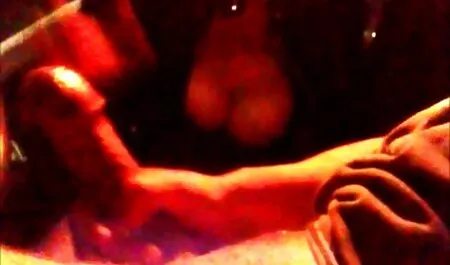 Een lid van de neger die niet in de witte stippen wil komen. nieuwste sexfilms