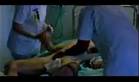 Een Russische Blondine pijpt iemand. poro filmpjes