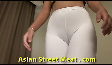 Adriana neukt een hotelmedewerker. gratis films kijken porno