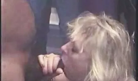 Ervaren vrouwen en jonge gratis oma sexfilms mannen.