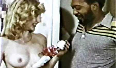 Blonde meiden porno films nl tussen de Tieten.