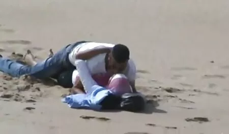 Een vrouw die een mooie pijpbeurt geeft en sperma op haar gezicht laat. gratis seksfilms vagina