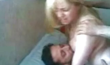Neem malafi in hamster sex filmpjes het gezicht.