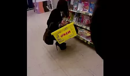 Leraar dwingt student om seks gratissex kijken te hebben.