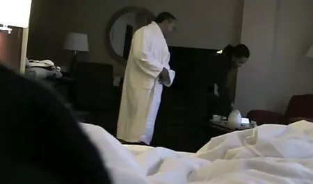 Hij neukt gratis films kijken sex hard in olie.