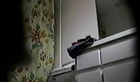 Twee Libertines hebben plezier in de sauna met pormo filmpjes een man.