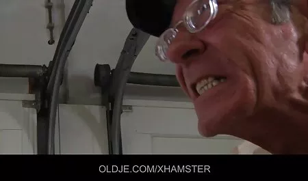 De zoek gratis porno blonde streelde het lid en nam het in haar.
