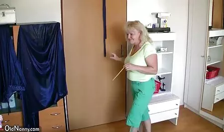 Alana Cruz gratis online sex filmpjes stak een lul in haar mond en slikte het in.