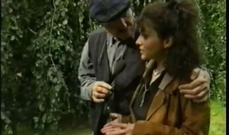 Bruine vingers, het dorstige vagina seksfilms gat.