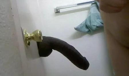 Ze neukt zichzelf nederlandstalige sex video met een fles.