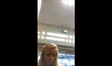 De blonde die ' s morgens porno nl gratis slaapt.