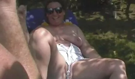 De danseres pijpt een gratis nederlandstalige sexfilms producer.