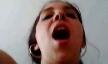 Stiefmoeder pijpt stiefzoon. gratiis sexfilms