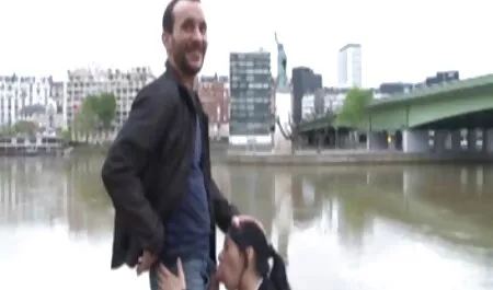 Neef betastte en amateursex filmpjes neukte.