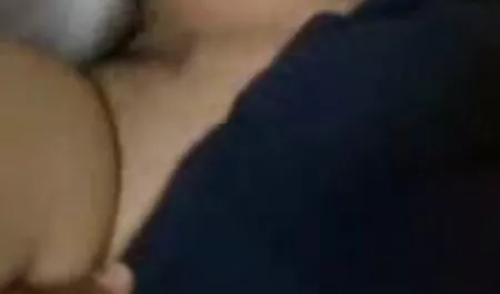 Blanke adel neukt hollandse seks films een zwarte man.