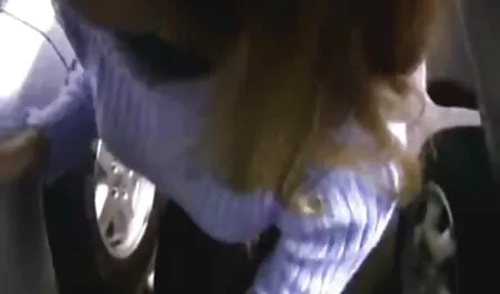 Rot online gratis porno kijken op met een kattenmasker.